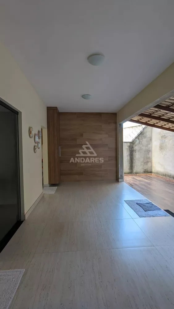 Casa à venda com 4 quartos, 240m² - Foto 3