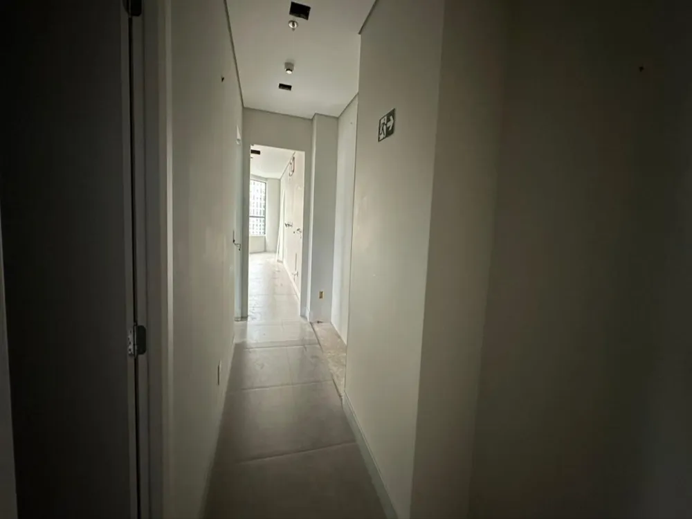 Sala-Conjunto, 1200 m² - Foto 15