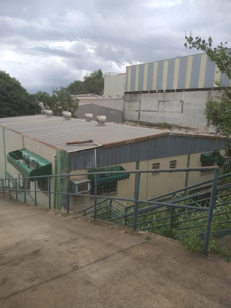 Depósito-Galpão, 1000 m² - Foto 1