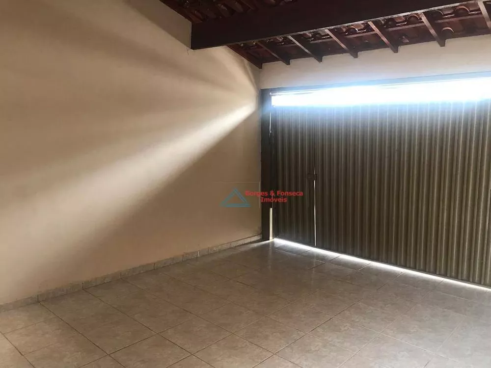 Casa à venda com 2 quartos, 102m² - Foto 2