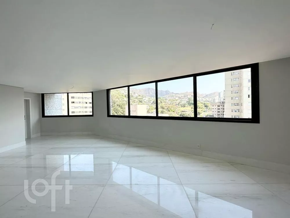 Apartamento à venda com 4 quartos, 186m² - Foto 1