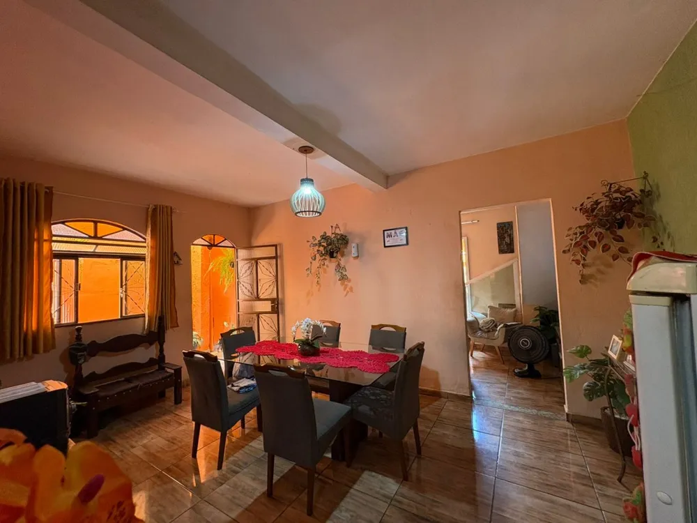 Casa, 4 quartos, 280 m² - Foto 1
