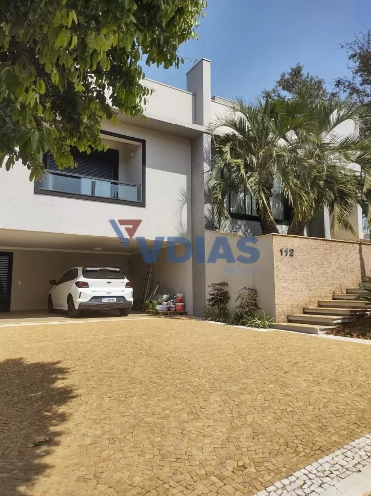 Casa de Condomínio à venda com 3 quartos, 450m² - Foto 1