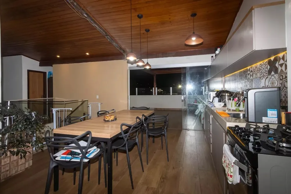Cobertura, 3 quartos, 180 m² - Foto 1