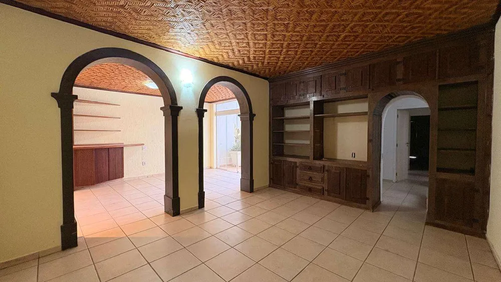 Casa, 4 quartos, 304 m² - Foto 1