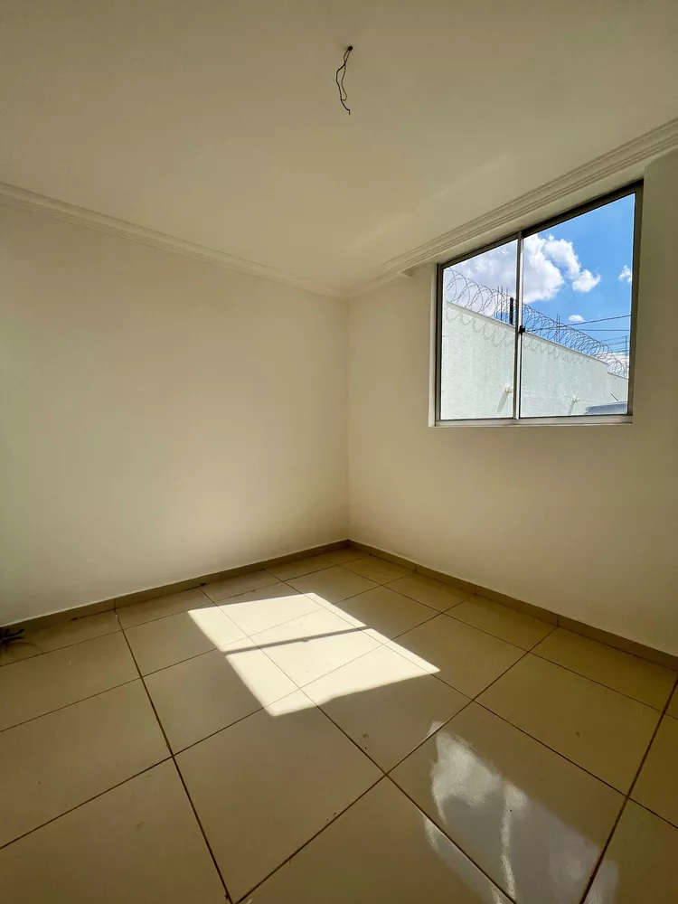 Apartamento à venda com 2 quartos, 65m² - Foto 3