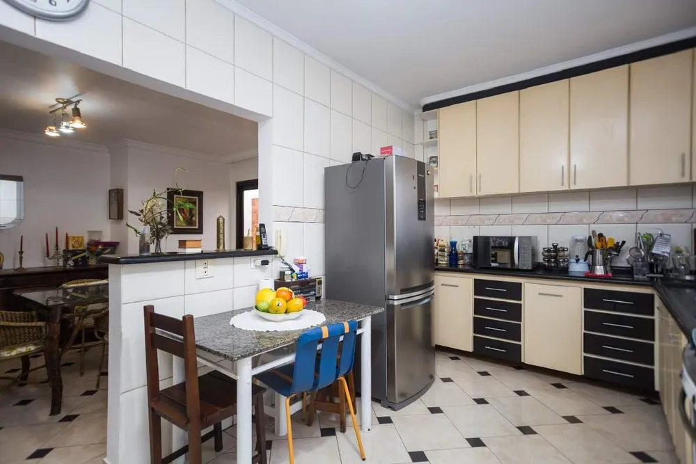 Casa, 3 quartos, 220 m² - Foto 1
