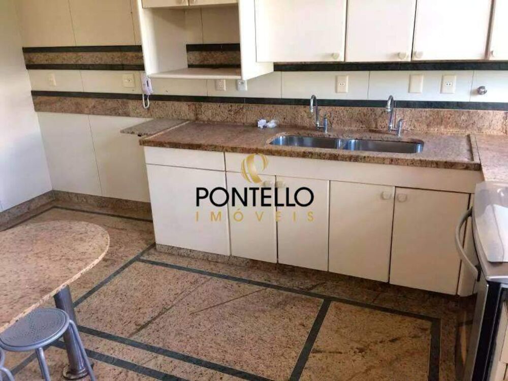 Apartamento à venda com 4 quartos, 210m² - Foto 1