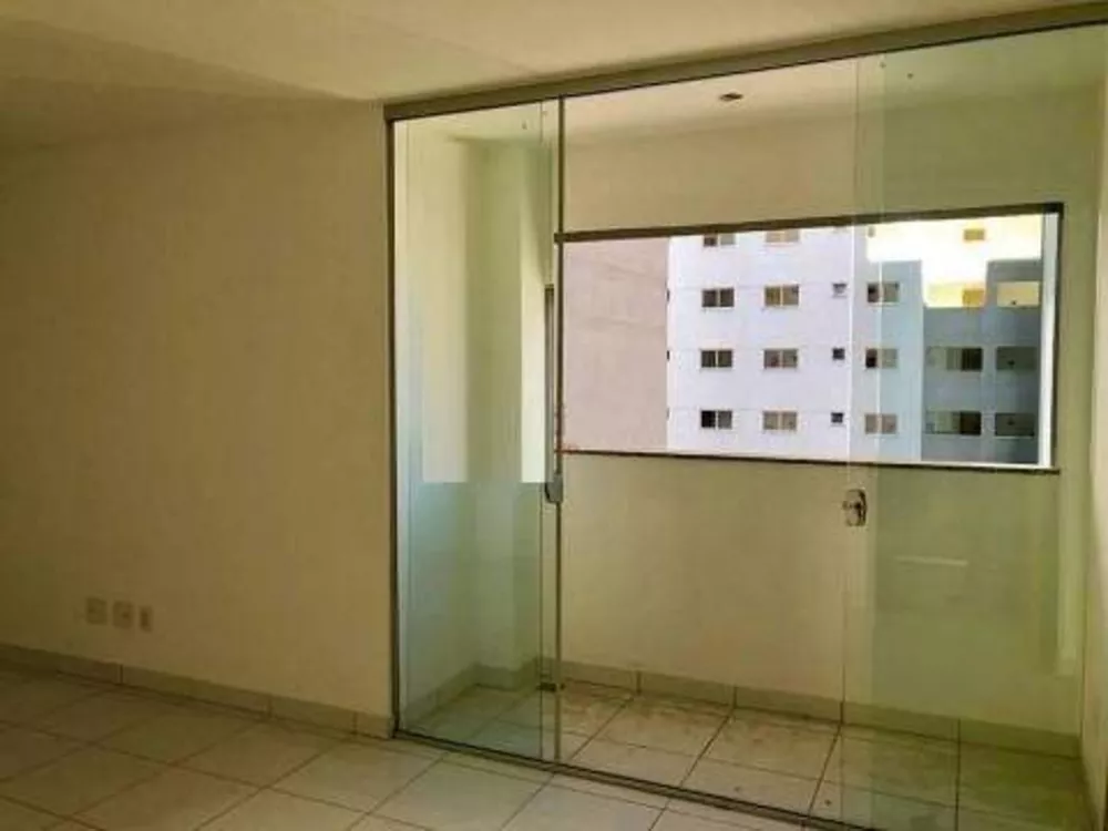 Apartamento à venda com 2 quartos, 70m² - Foto 2