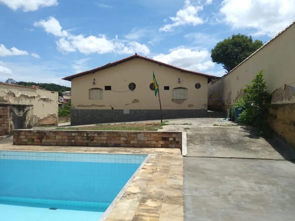 Casa, 4 quartos, 297 m² - Foto 2