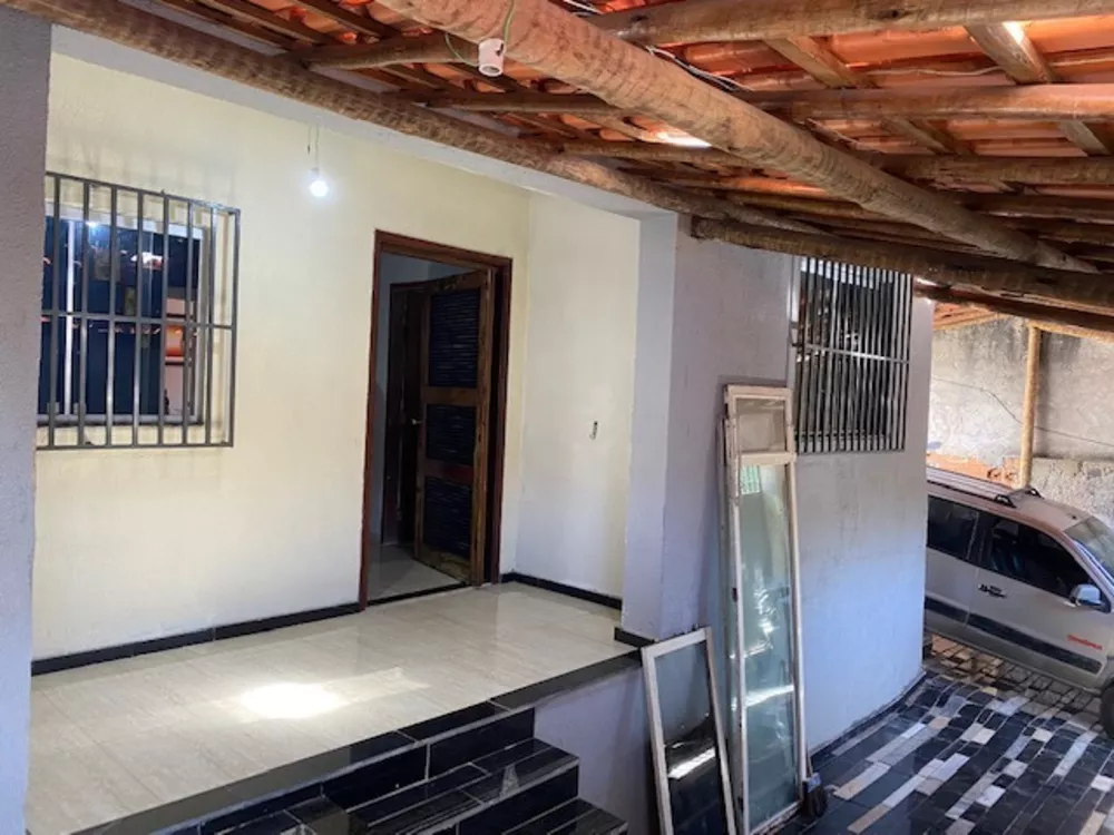 Casa à venda com 3 quartos, 217m² - Foto 2