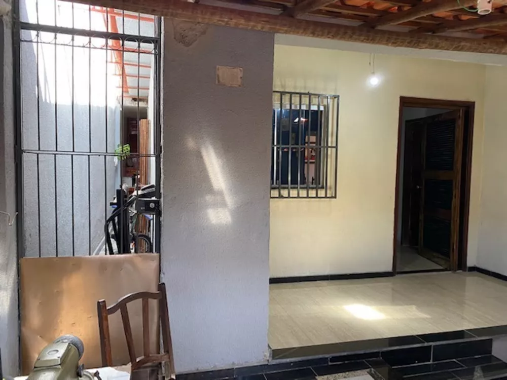 Casa à venda com 3 quartos, 217m² - Foto 3