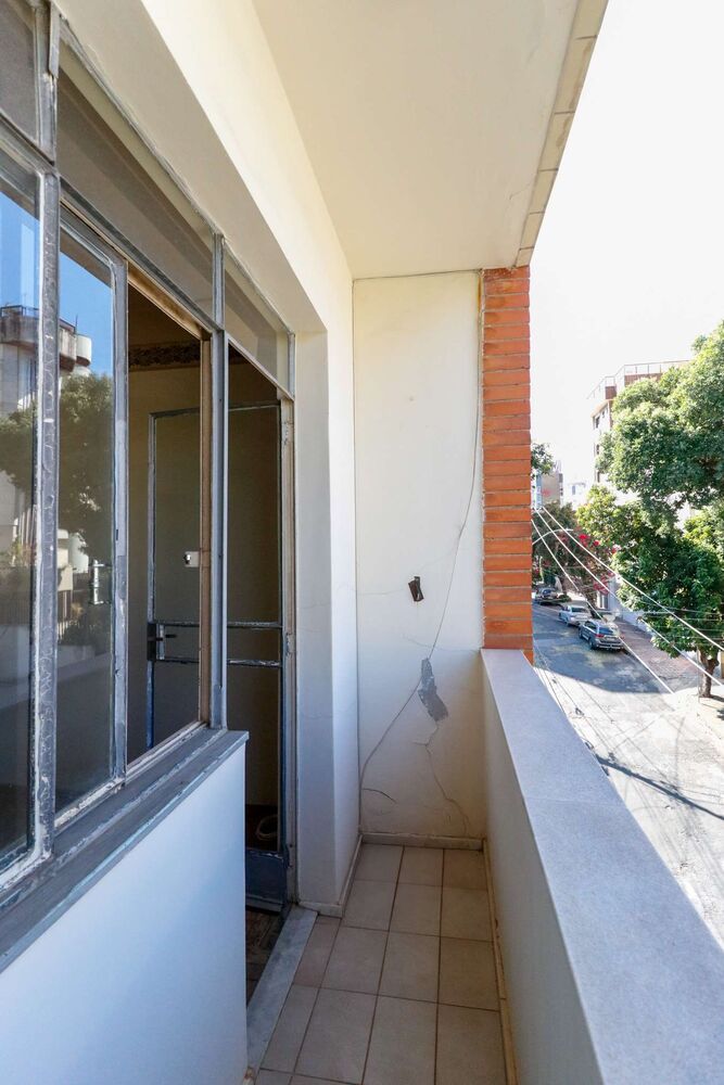 Apartamento à venda com 3 quartos, 90m² - Foto 2
