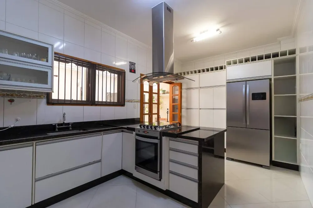 Casa, 3 quartos, 248 m² - Foto 5