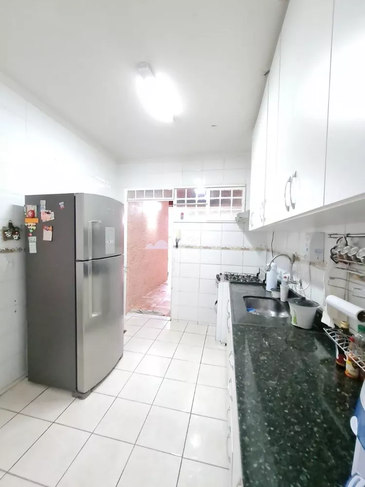 Casa à venda com 3 quartos, 180m² - Foto 6