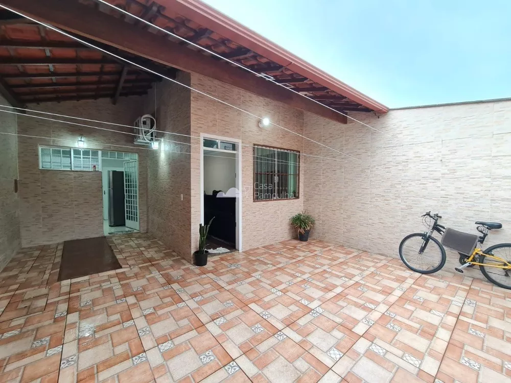 Casa à venda com 3 quartos, 180m² - Foto 1