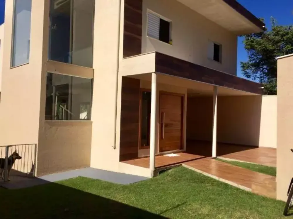 Casa, 4 quartos, 270 m² - Foto 1