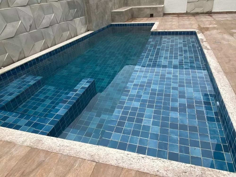 Casa de Condomínio à venda com 3 quartos, 300m² - Foto 1