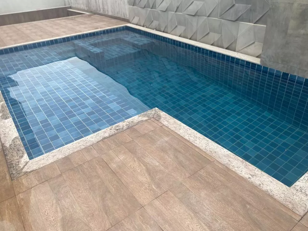 Casa de Condomínio à venda com 3 quartos, 300m² - Foto 2