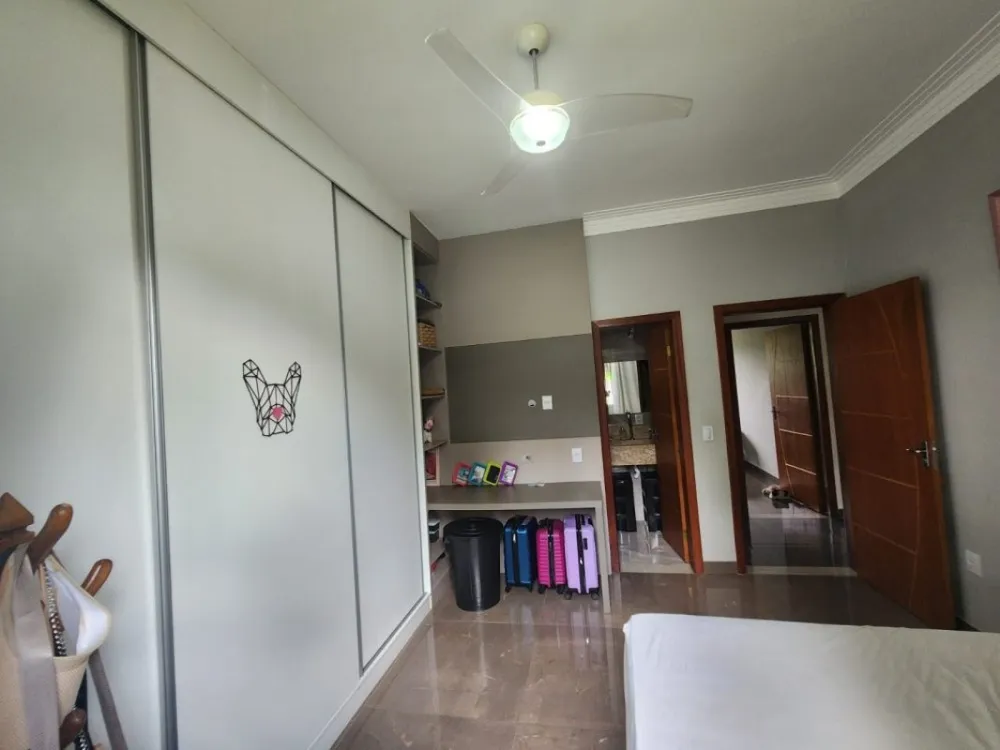 Casa, 3 quartos, 1570 m² - Foto 8