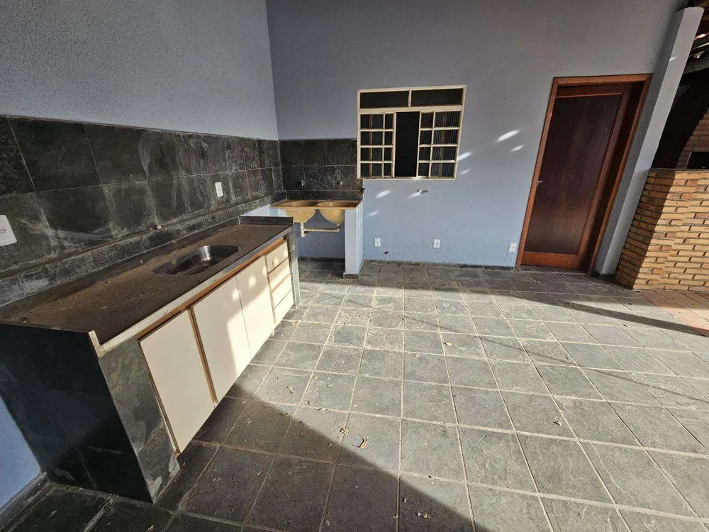 Casa, 3 quartos, 250 m² - Foto 11