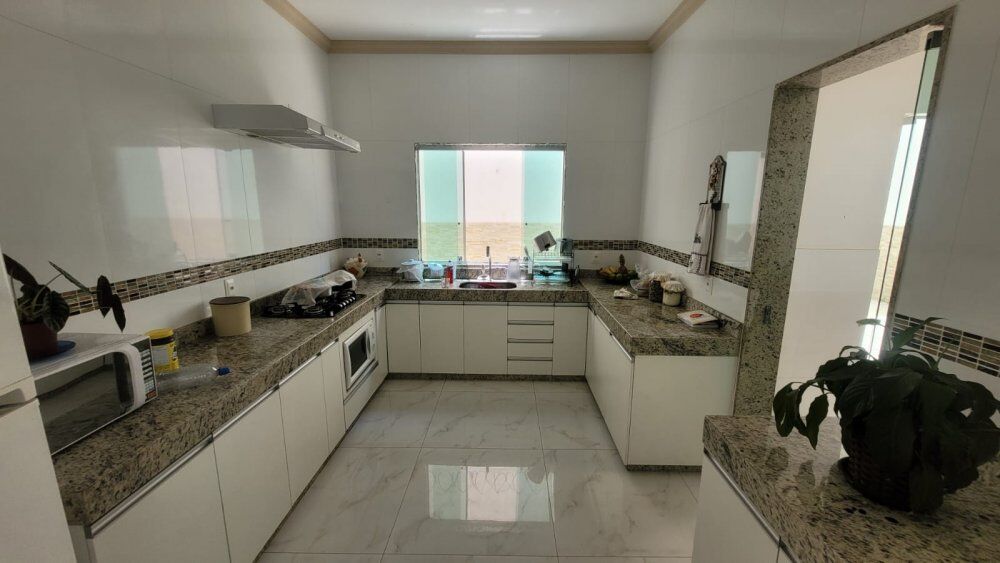 Casa à venda com 3 quartos, 240m² - Foto 4