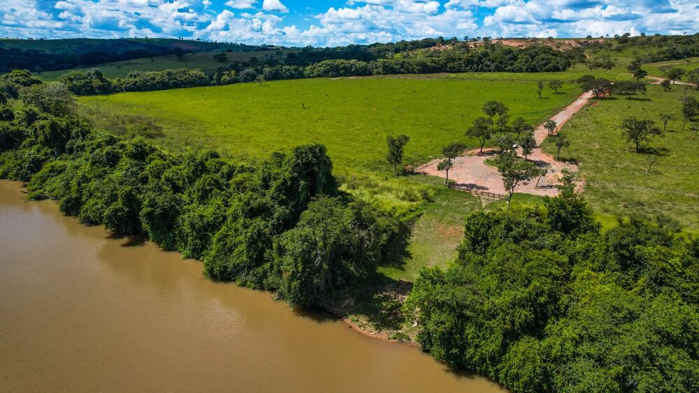 Terreno à venda com 1 quarto, 20000m² - Foto 3