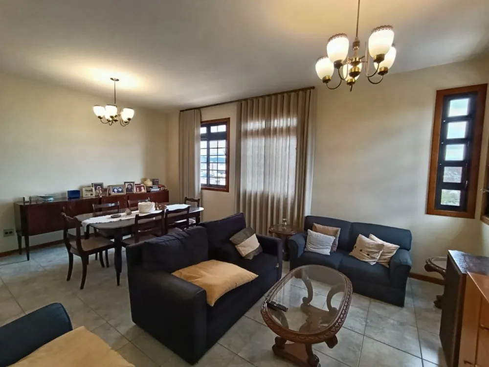 Casa, 3 quartos, 331 m² - Foto 2