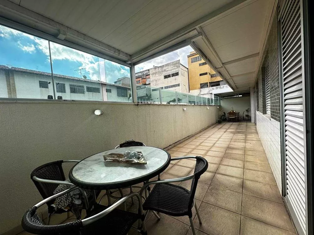 Apartamento à venda com 3 quartos, 132m² - Foto 1