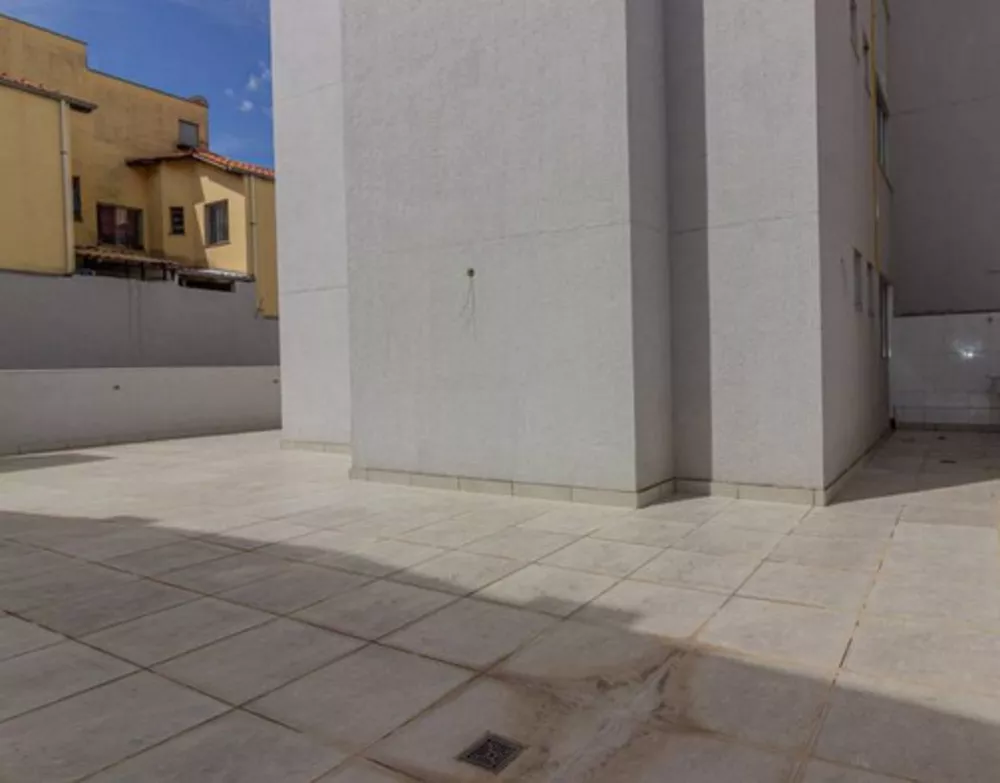 Apartamento à venda com 3 quartos, 130m² - Foto 1