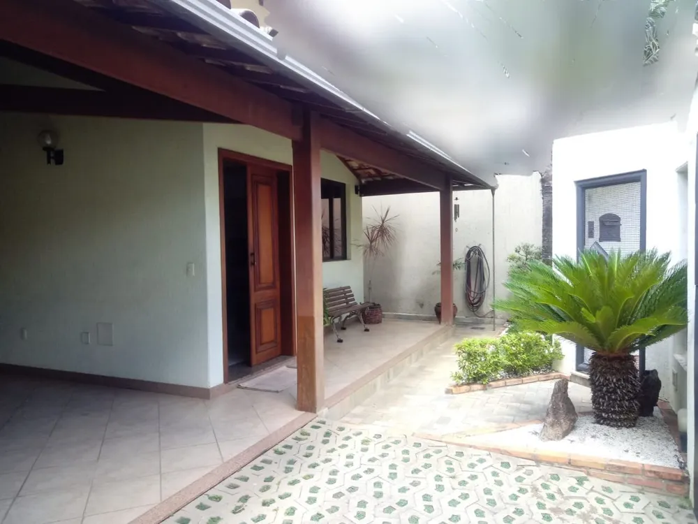 Casa, 4 quartos, 226 m² - Foto 1