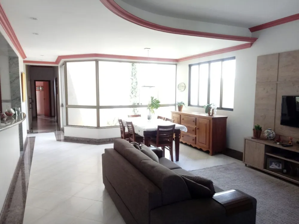 Casa, 4 quartos, 226 m² - Foto 2