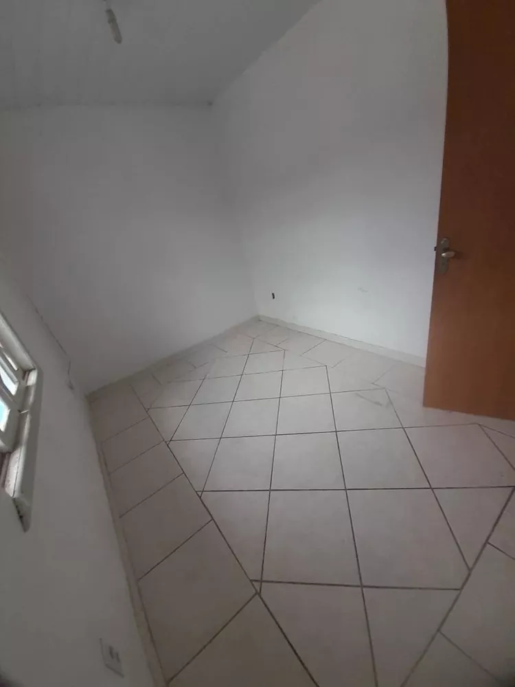 Casa à venda com 5 quartos, 200m² - Foto 6