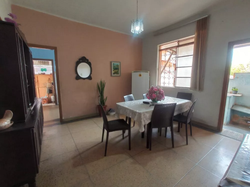 Casa à venda com 3 quartos, 214m² - Foto 2