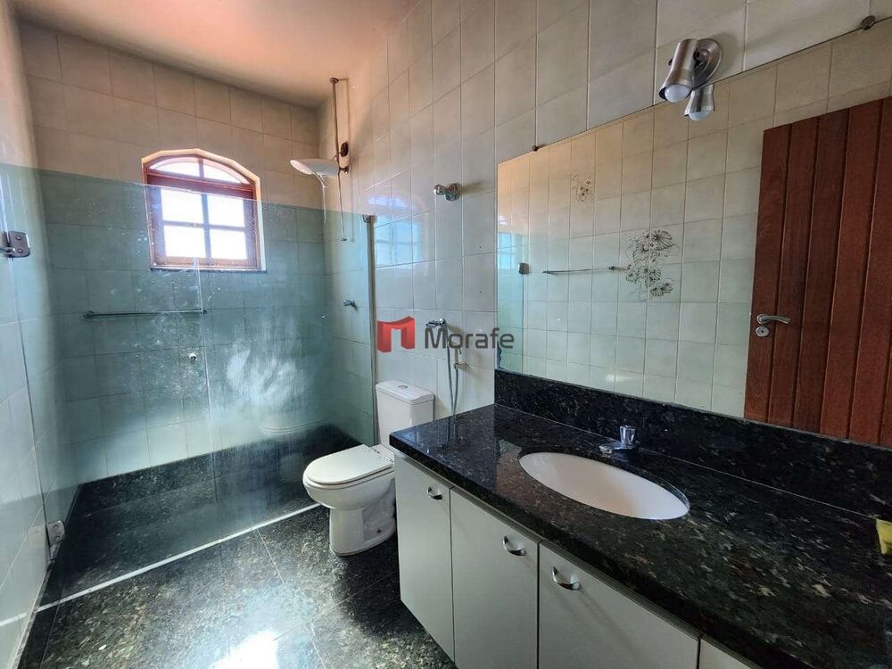 Casa à venda com 5 quartos, 1080m² - Foto 1
