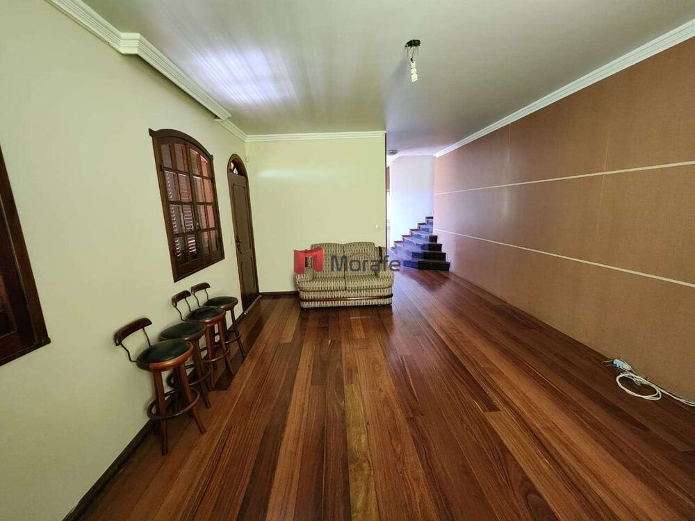 Casa à venda com 5 quartos, 1080m² - Foto 3