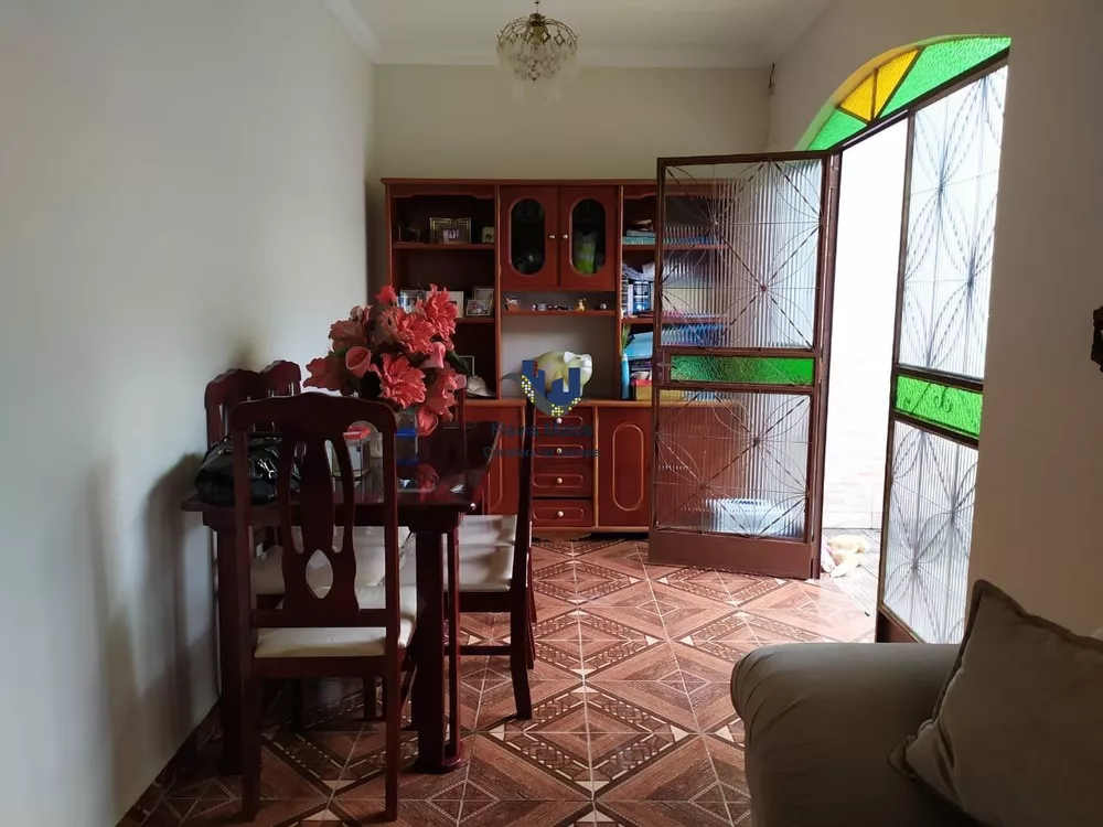 Casa à venda com 5 quartos, 240m² - Foto 5