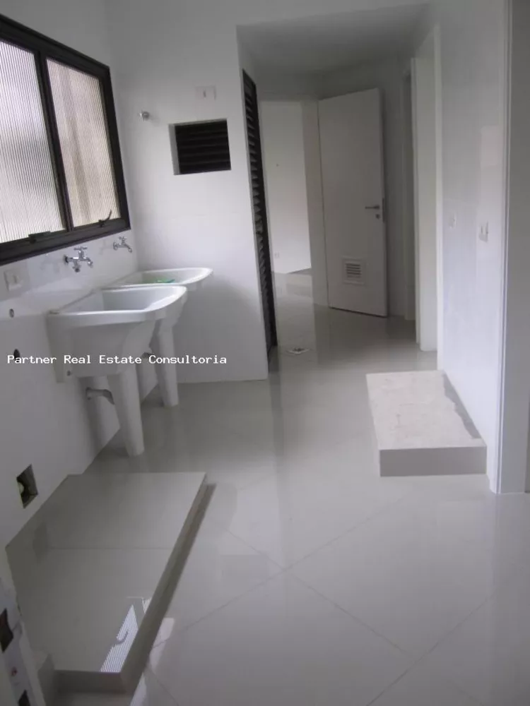 Apartamento à venda com 3 quartos, 210m² - Foto 1