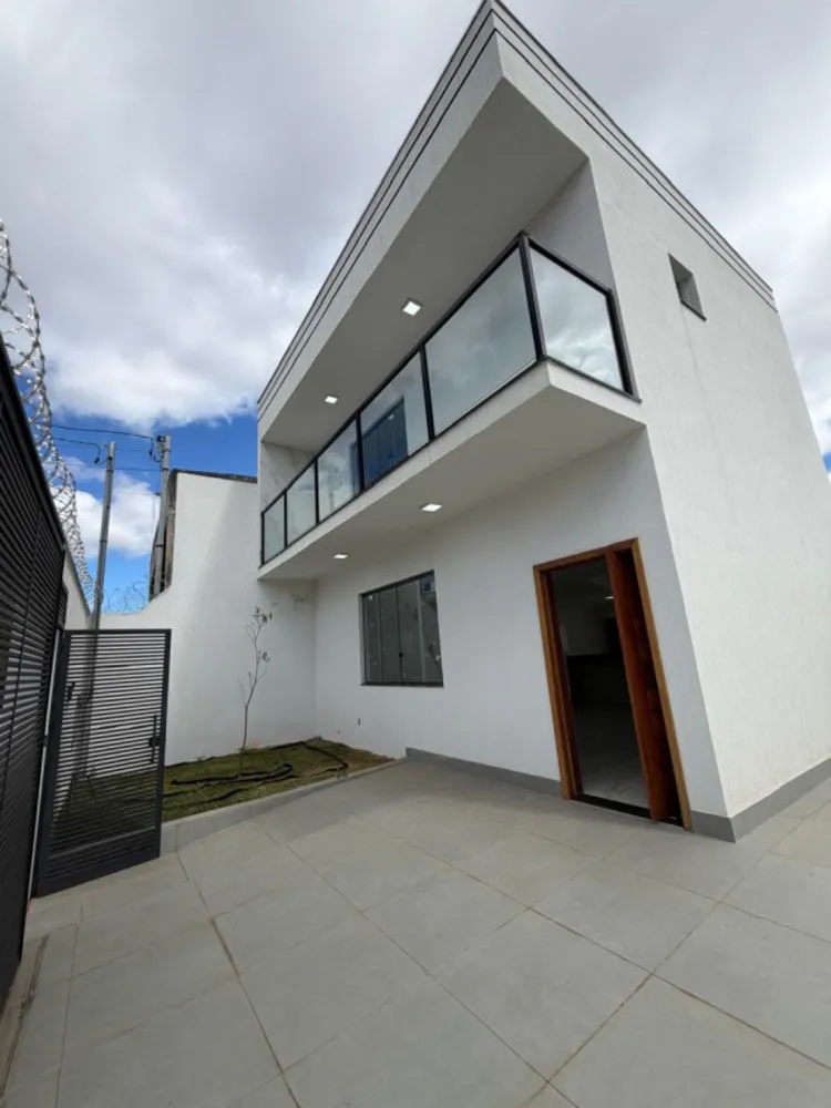 Casa, 3 quartos, 162 m² - Foto 1