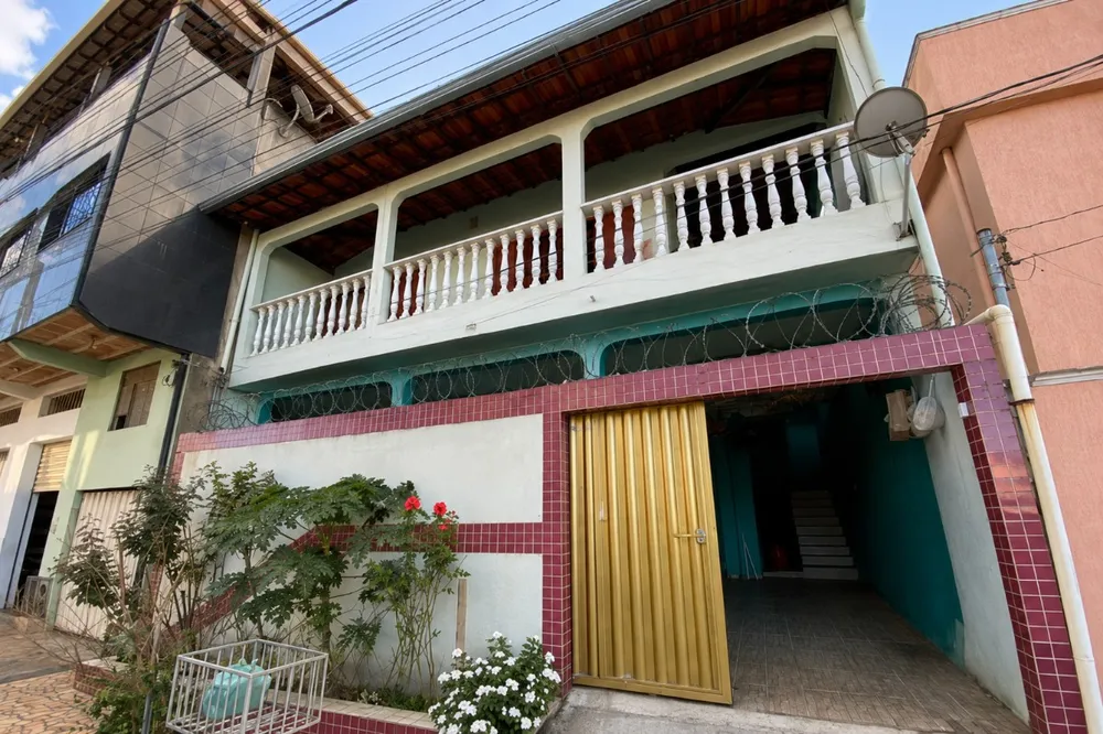 Casa, 4 quartos, 190 m² - Foto 1
