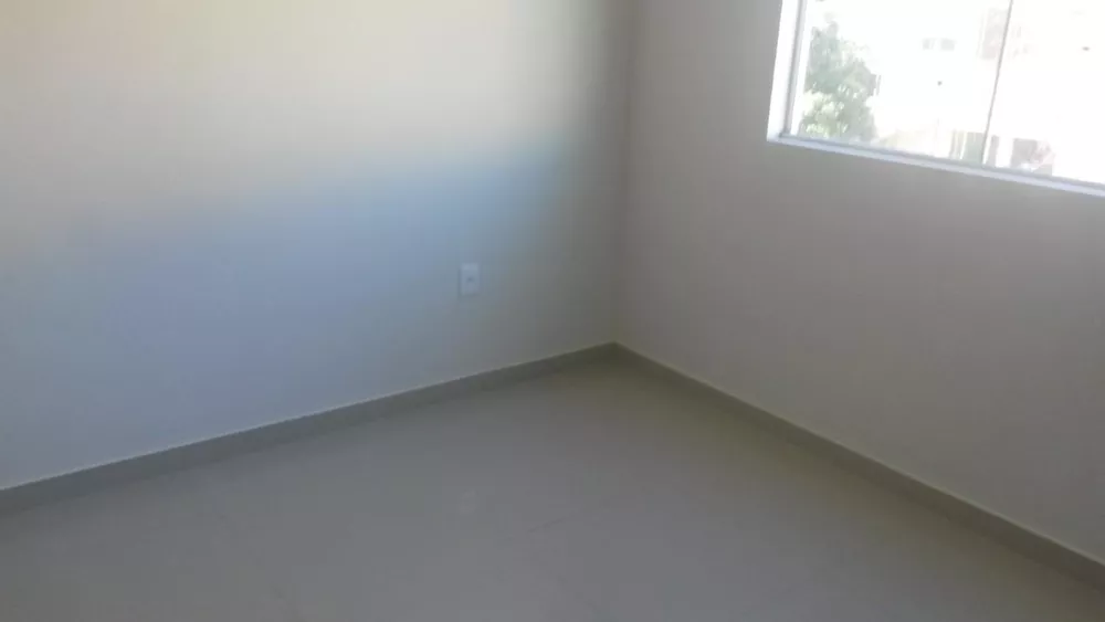 Apartamento à venda com 2 quartos, 45m² - Foto 2