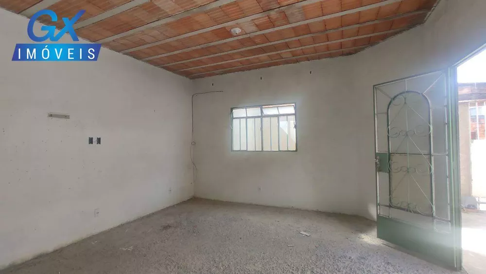 Casa à venda com 4 quartos, 200m² - Foto 4