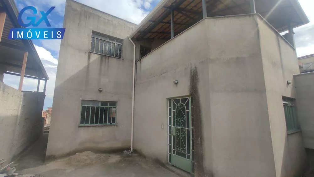 Casa à venda com 4 quartos, 200m² - Foto 3