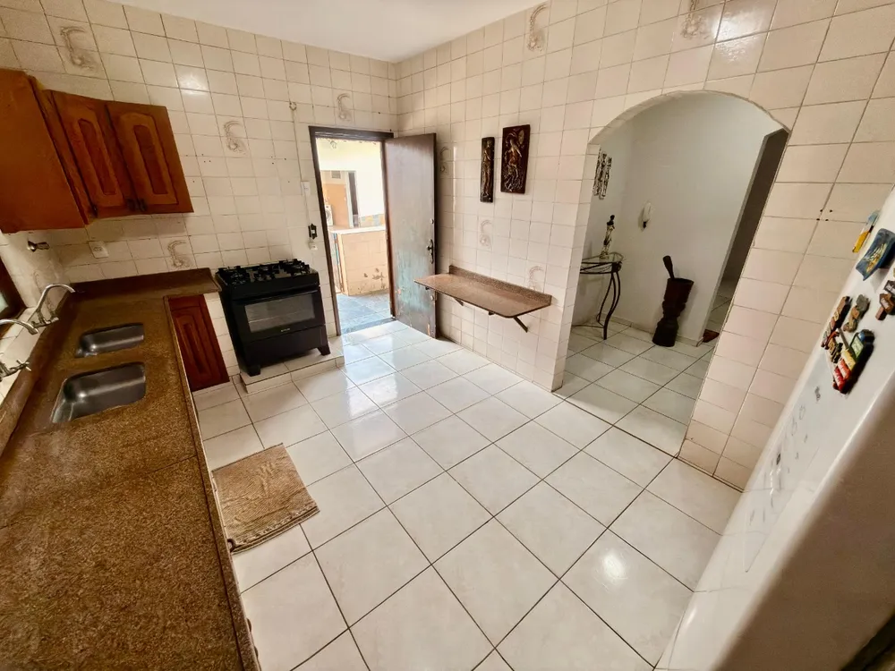 Casa, 4 quartos, 240 m² - Foto 6