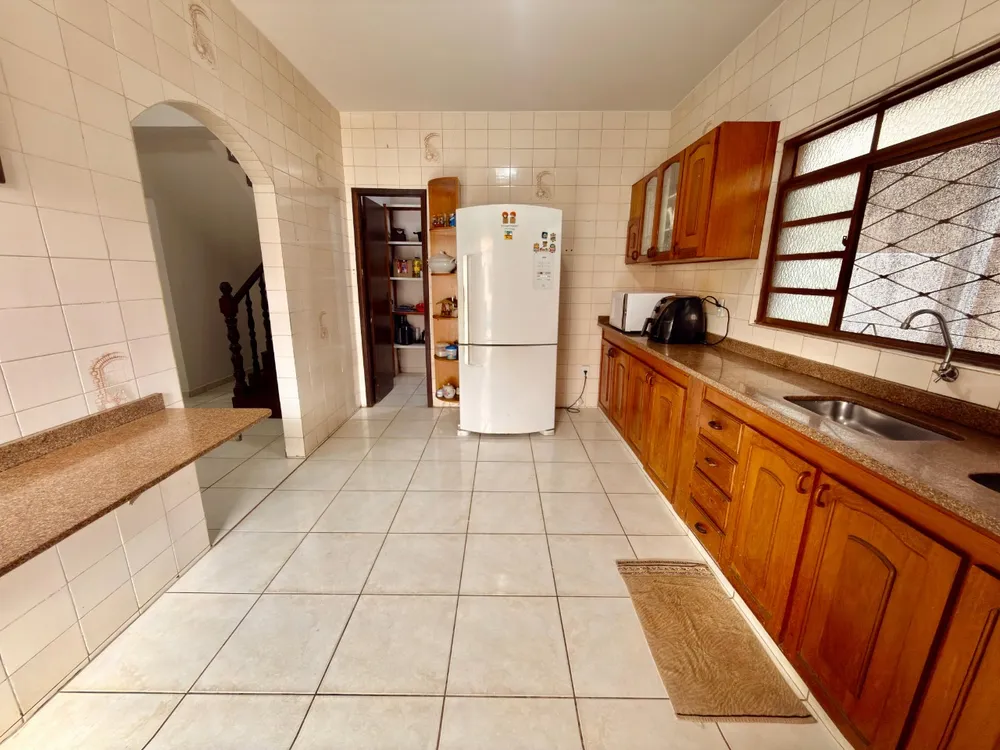Casa, 4 quartos, 240 m² - Foto 4