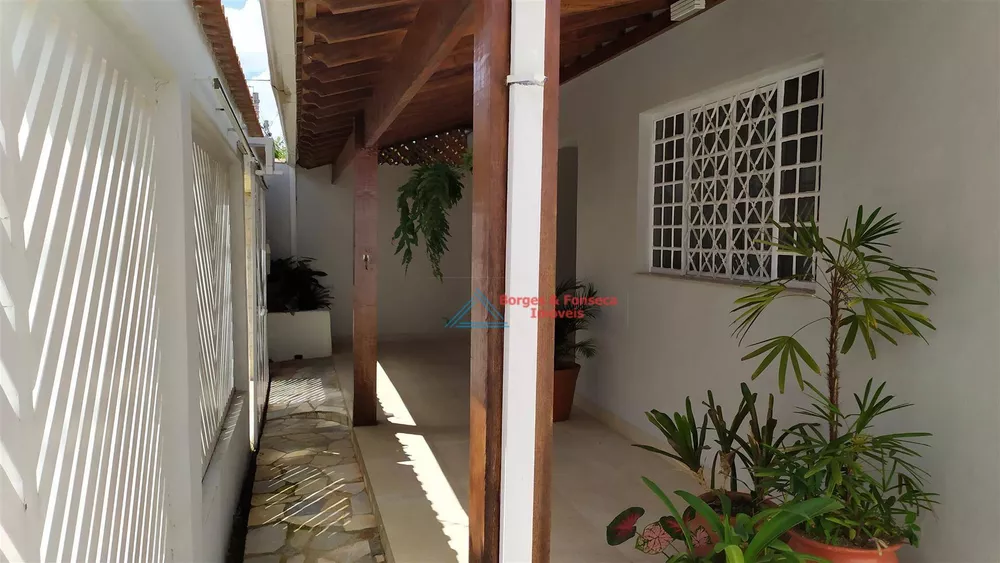 Casa à venda com 3 quartos, 300m² - Foto 4