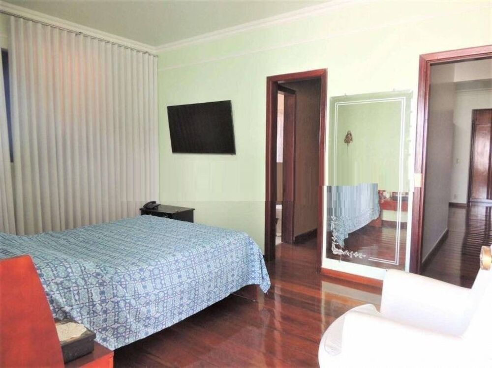 Casa à venda com 4 quartos, 434m² - Foto 4
