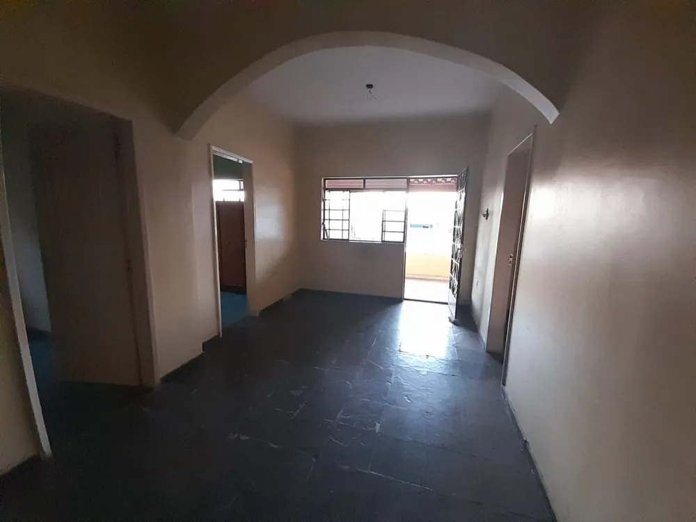 Casa, 6 quartos, 181 m² - Foto 2
