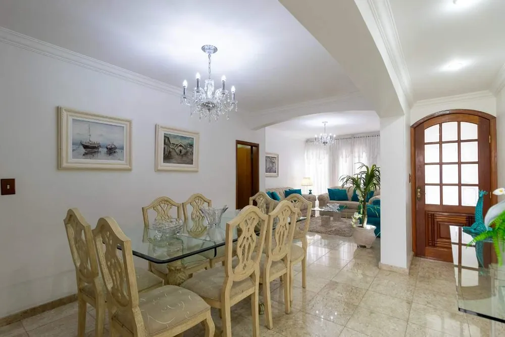 Casa, 3 quartos, 245 m² - Foto 2