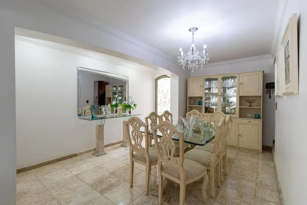 Casa, 3 quartos, 245 m² - Foto 1